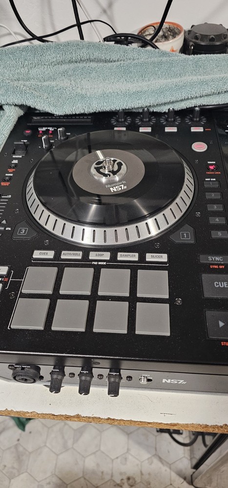 Numark NS7II Digital DJ Controller