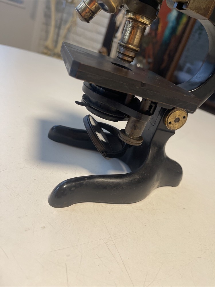 ANTIQUE ERNST LEITZ WETZLAR BRASS MICROSCOPE No 162775