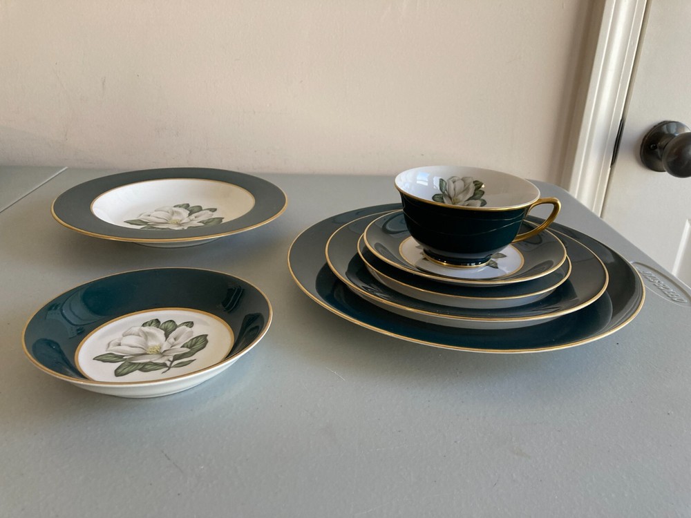 ARCADIAN WINDSOR 7-PIECE PLACE SETTING