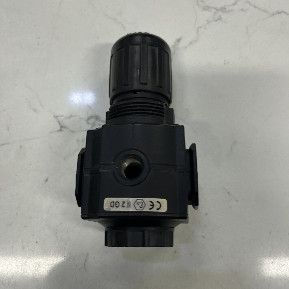 Norgren R73G-2AK-RFG regulator, No Box E81