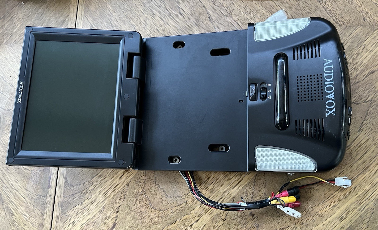 Audiovox VOD1048 10” Overhead Monitor And Dvd Player Universal