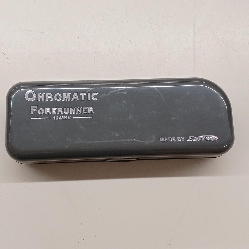 Harmonica Model FORERUNNER 1248NV EAST TOP