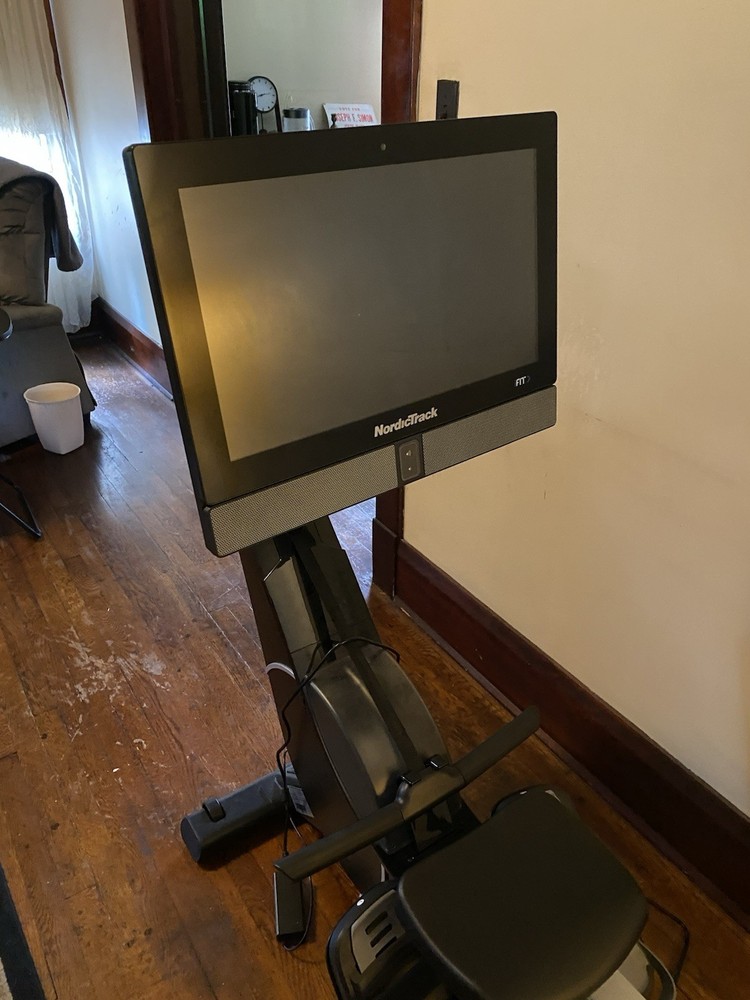 Nordic Track RW900 ifit exercise rower w/console and workout programs