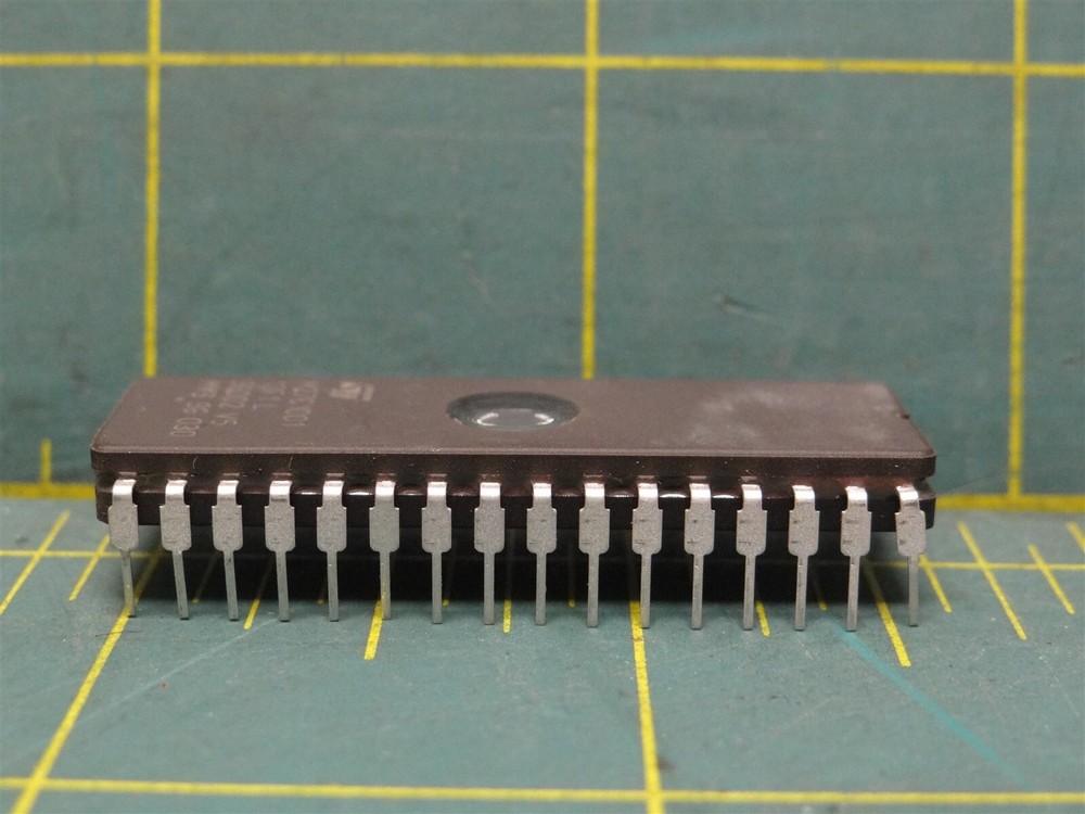 STMicroelectronics EPROM Memory Integrated Circuit M27C1001-12F1 128Kx8 1Mbit