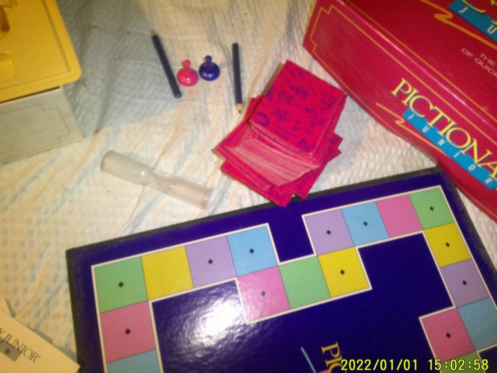 3 USED OLD BOARD GAMES 2 SAME PICTIONARY 1 PICTIONARY JUNIOR