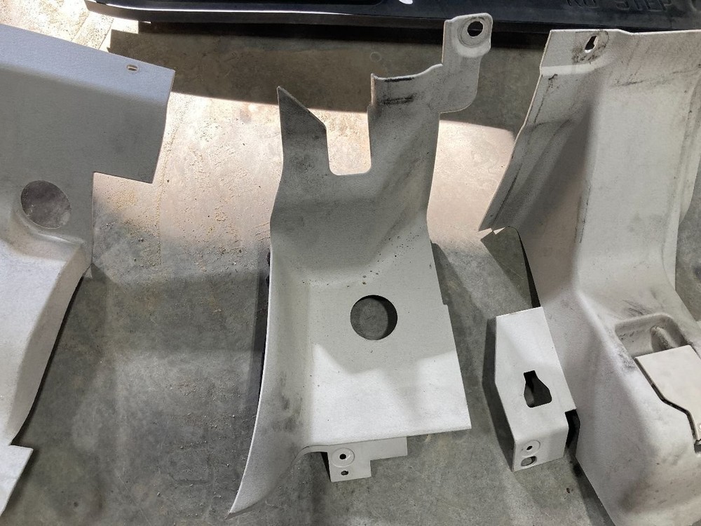 2003-2018 Volvo VNL KICK Dash Panel - Used