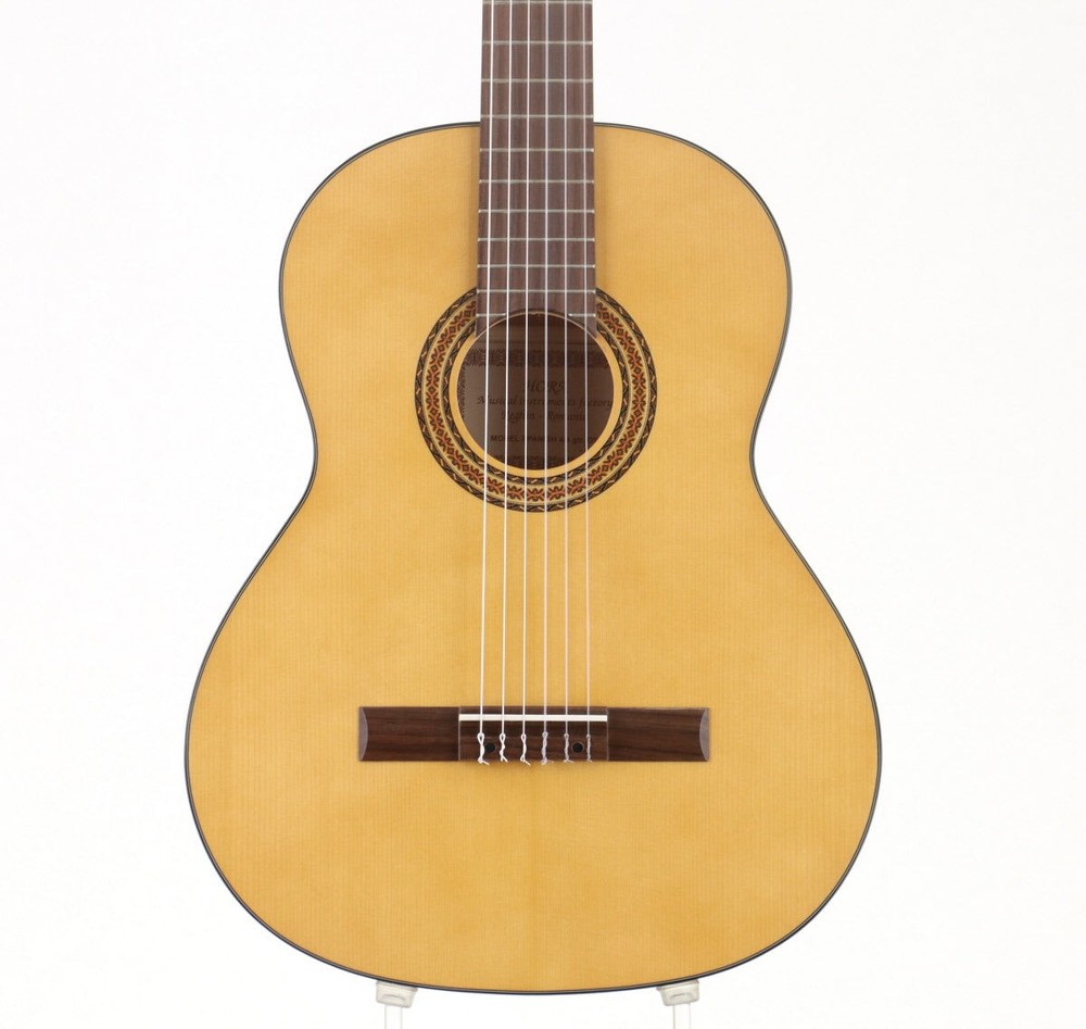 Hora Spanish 4/4 Spruce 650mm All Solid Wood