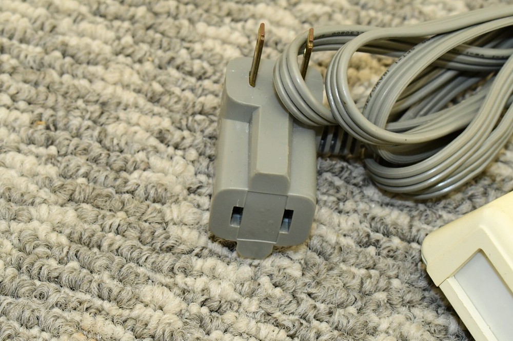 Honeywell Motion Activated Control - Model CL850D-1002, Light Lamp Control