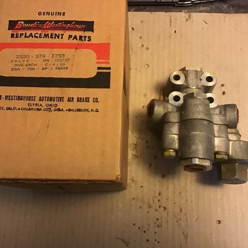 Vintage Bendix Tr. Air Brake Valve New
