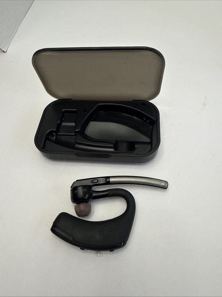 Plantronics  Voyager Legend  - Black w/case Pre-owned