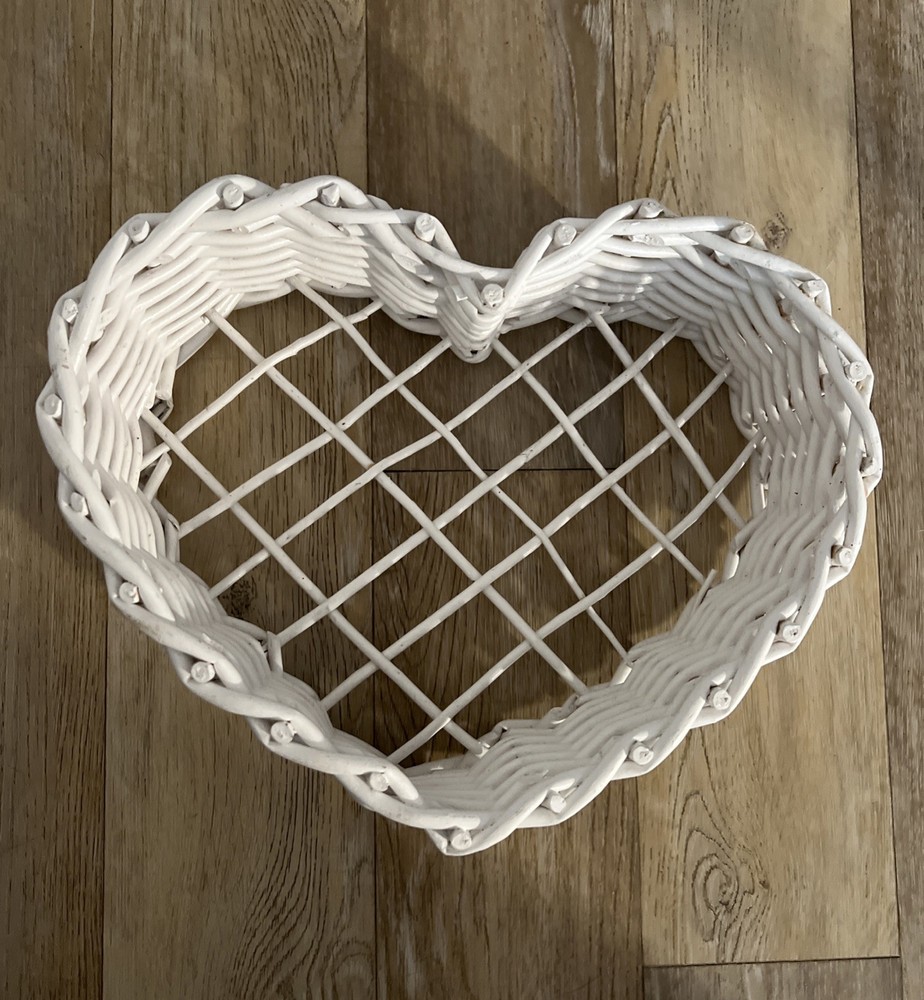 Heart-Shaped Wicker Basket White New