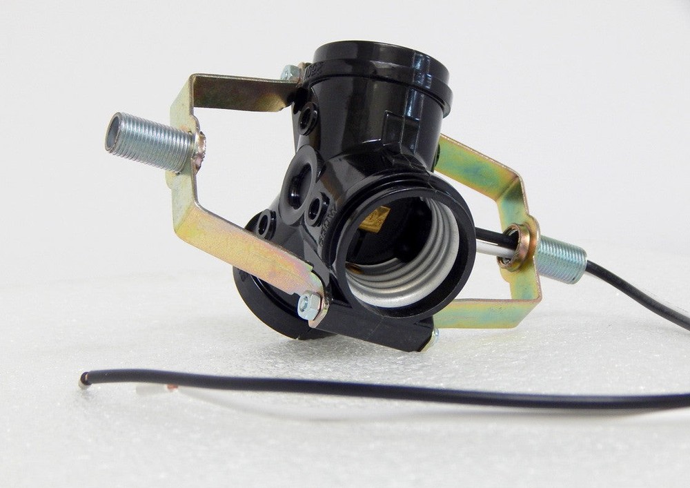 3-Light Phenolic Medium Base Cluster Socket (Switchless)