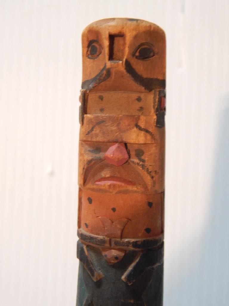 VINTAGE 13 1/2" ALASKA TLINGIT INDIAN NW COAST RED CEDAR WOOD TOTEM POLE MODEL