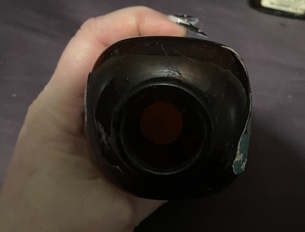 LEVI GARRETT SONS SNUFF BOTTLE--NO TOP