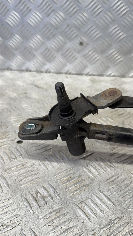 KIA CEED FRONT WIPER MOTOR 2009