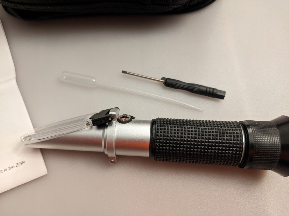 Portable Brix Refractometer REF113ATC. New Open Box