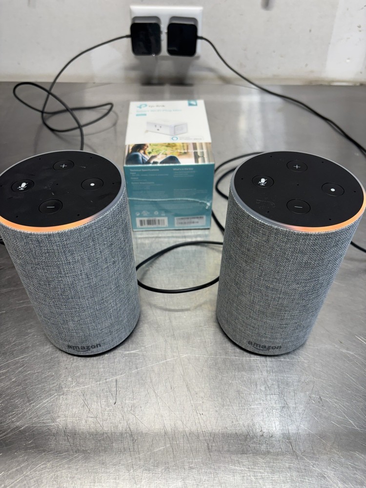 2 Echo Smart Assistant (2nd Gen) Amazon Alexa Fabric grey with smart outlet