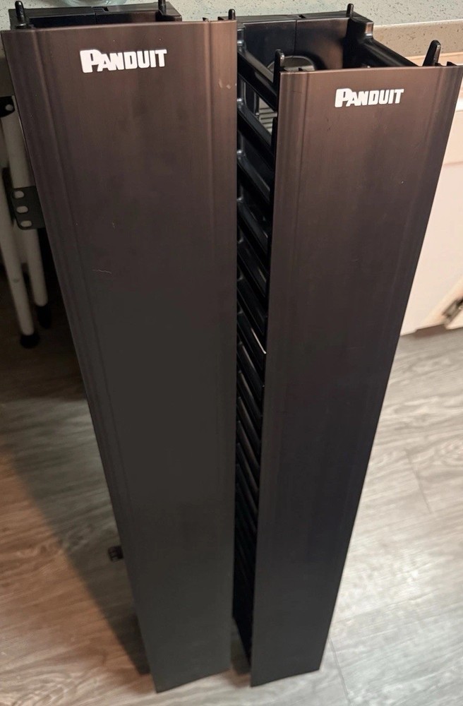 Panduit NetRunner Vertical Cable Manager WMPV22E / 45E