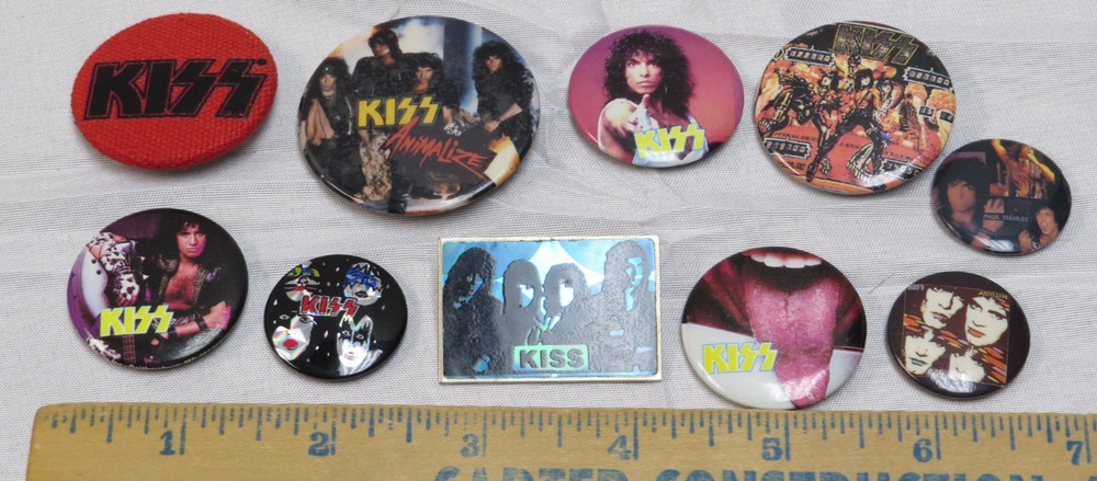 KISS LOT OF 10 VARIOUS BUTTONS #3