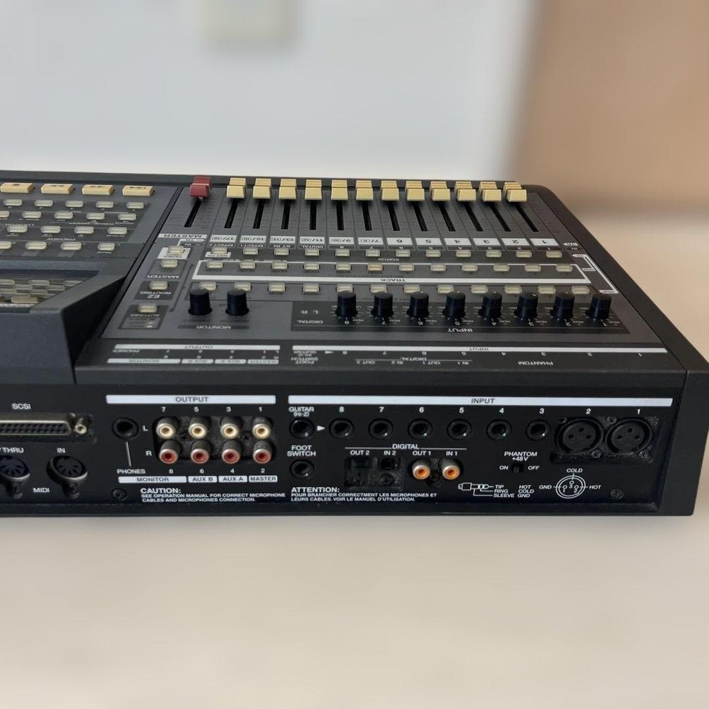 Roland VS-1880 24-Ch Digital Studio Workstation - Powers On / Minty