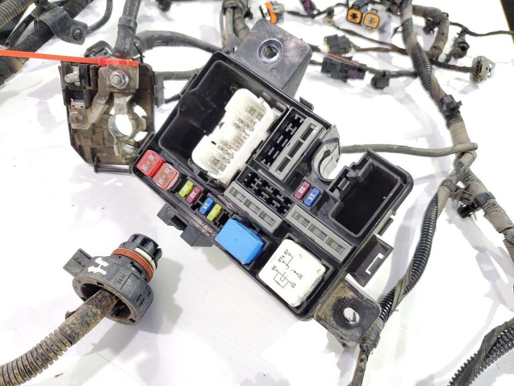 2011 Hyundai Genesis OEM 3.8L Automatic Engine Harness One Broken Wire