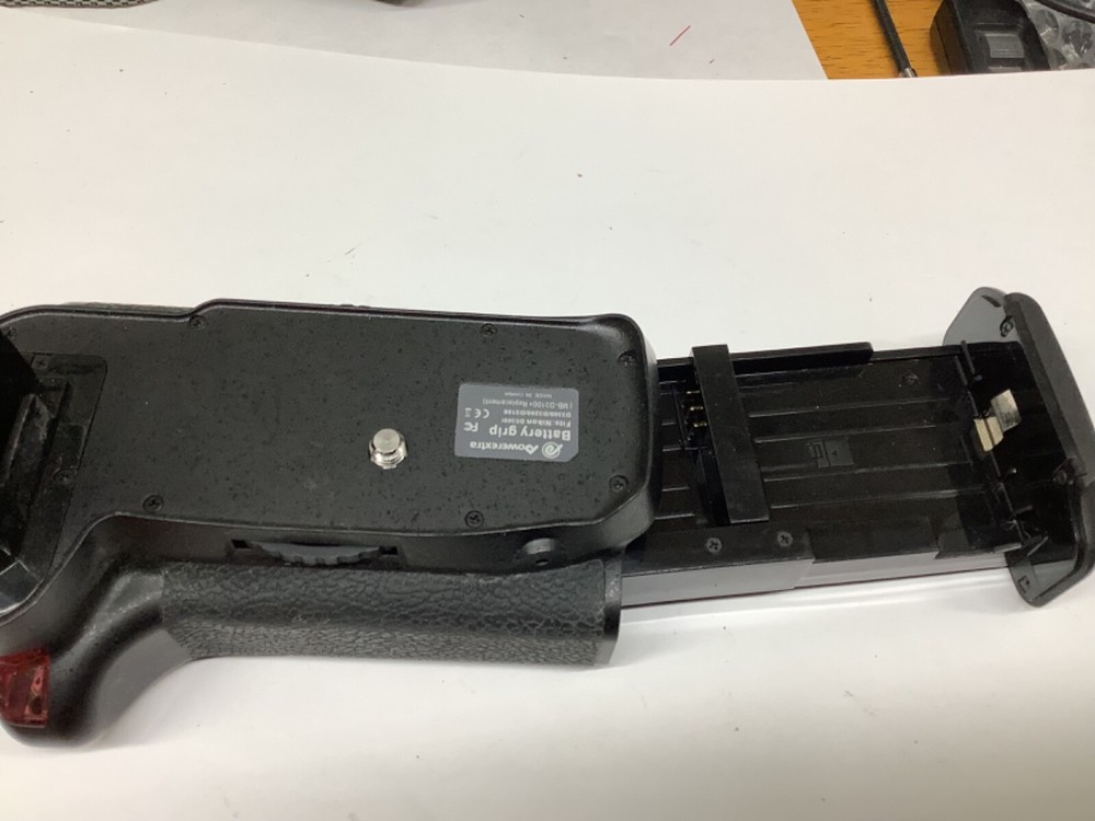 Powerextra MB D3100 Battery Grip