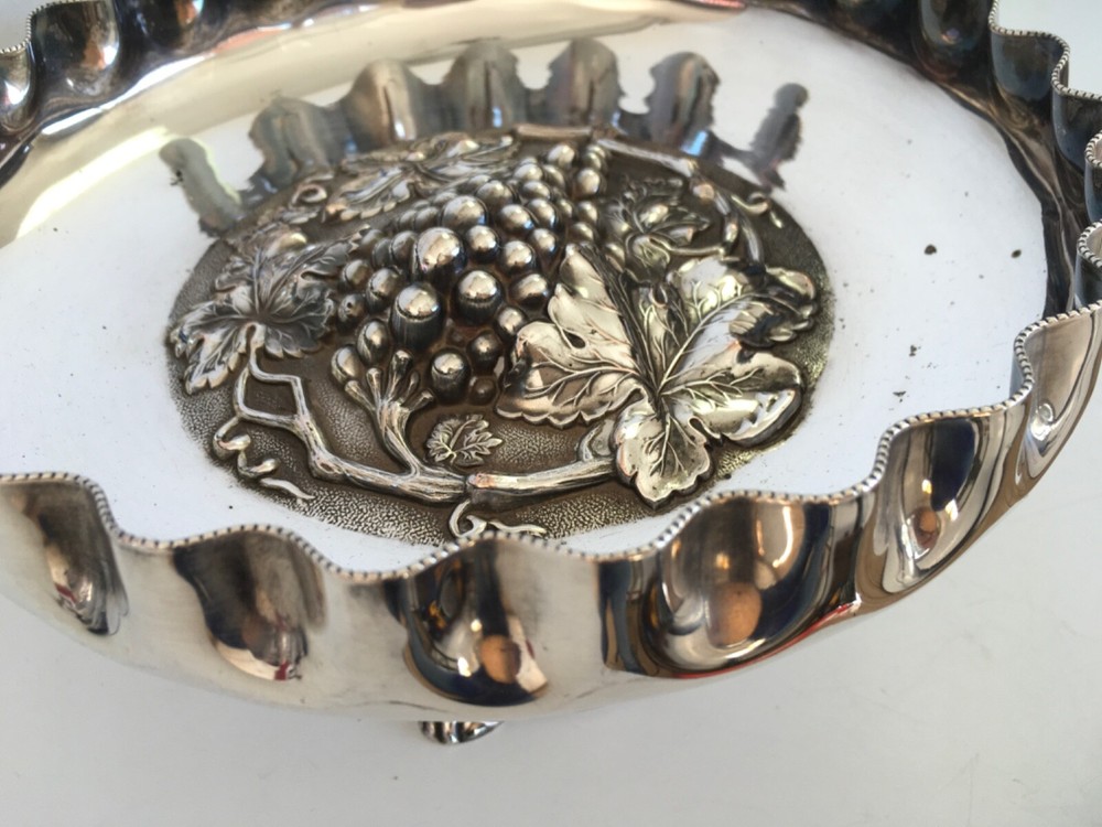 Walker & Hall Sheffield Silver Plate Regency Fruit Shell Compote Platter Stand