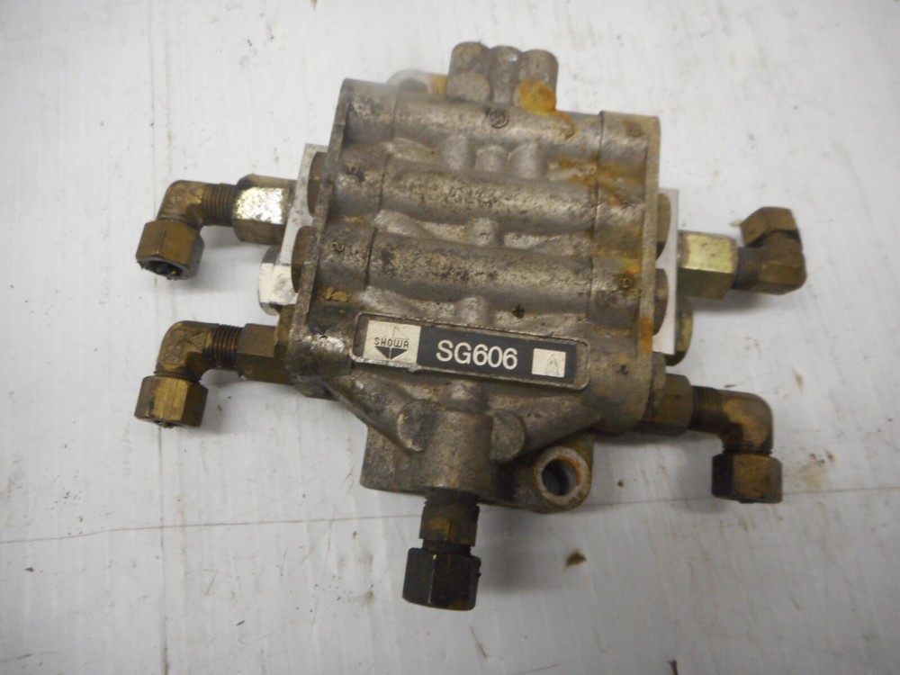 Showa Pump Distributor Model SG606