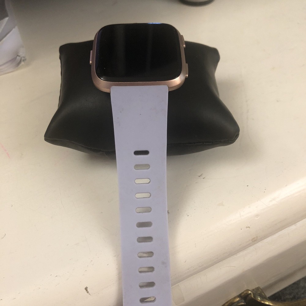 Fitbit Versa FB504