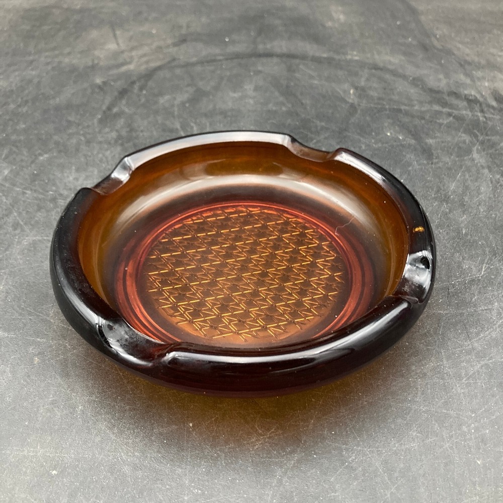 Attractive 6" Amber Glass Crosshatch Pattern Ashtray Great Condition
