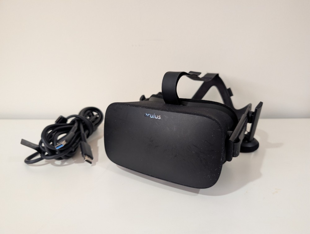 Oculus Rift CV1 Headset + Cable Left Earphone Loose