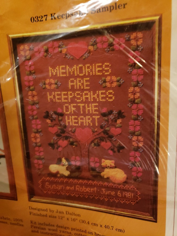 Vintage RETRO The Creative Circle 327 KEEPSAKE SAMPLER "Memories" Kit ❤