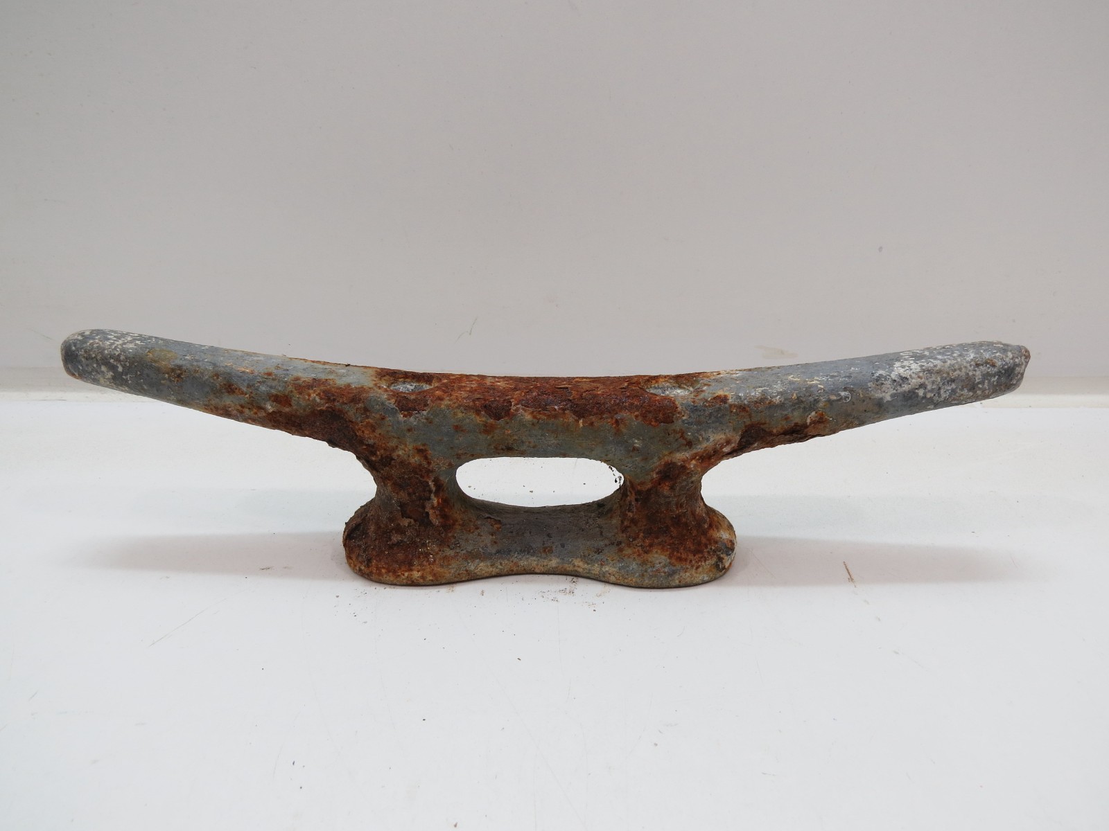 Used RUSTY 12 inch Cast Iron Boat Dock Cleat (D3C973C)