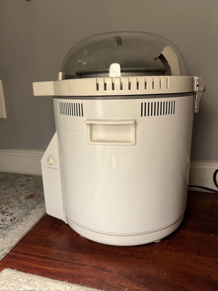 Welbilt The Bread Machine Maker ABM-100 White Dome Top 2lb Loaf Automatic
