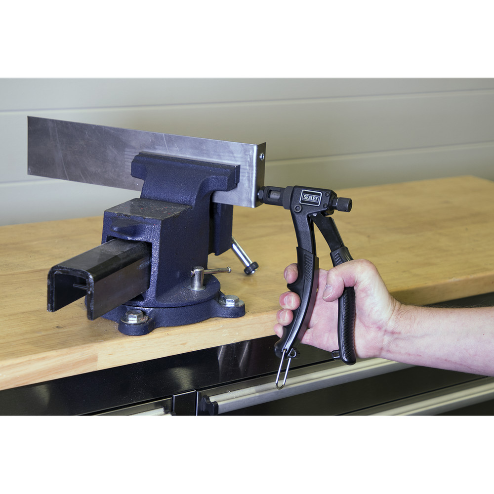 Sealey Threaded Nut Riveter Curve Design With Rubber Grip Handle AK3986