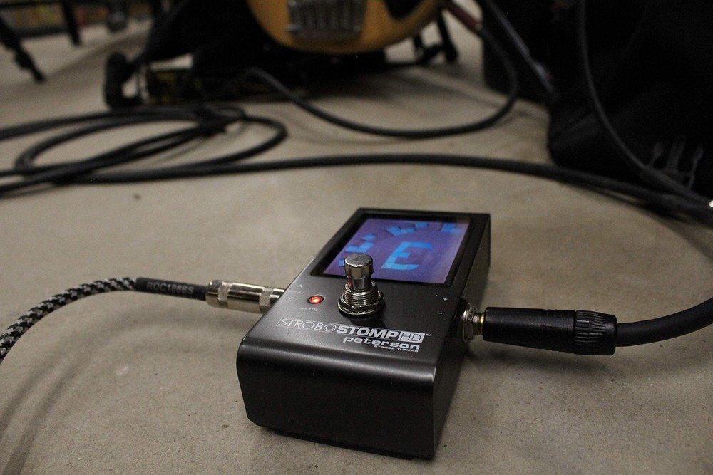 StroboStomp HD Pedal Tuner Compact Full Color Display for Maximum Visibility
