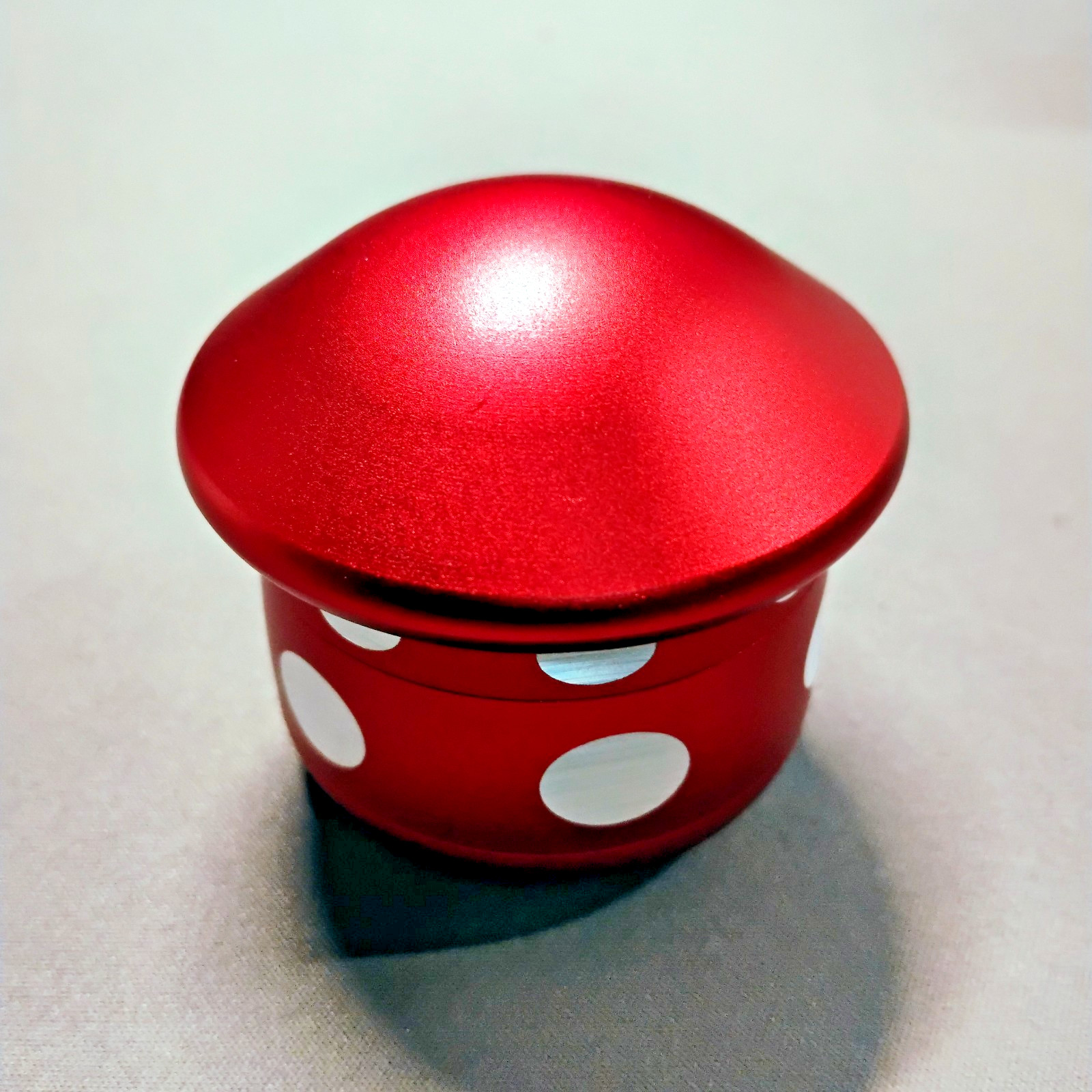 Tobacco grinder Easy Grind Mushroom Grinder — 45mm (1.7in) — Red