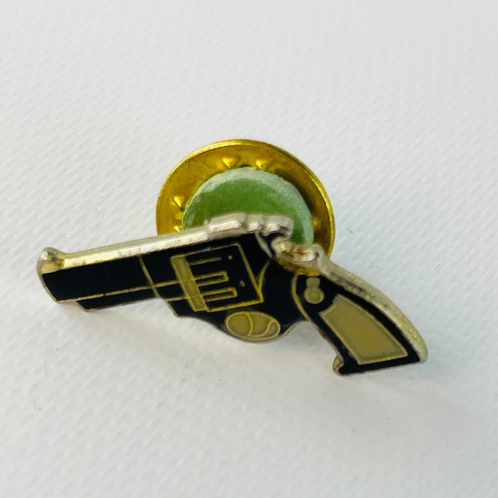 Vintage Revolver Hat / Lapel Pin