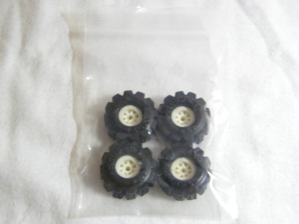 Stomper wheels and tires