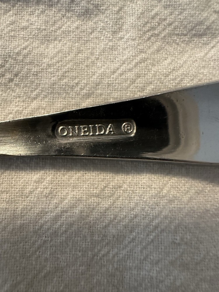 Oneida Comet Stainless Flatware 5 Pc Setting Retired Pattern Glossy Modern SW333