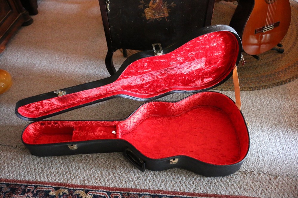 Vintage Ramirez 1A classical guitar 1973