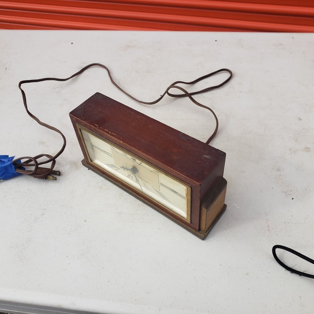 Vintage Seth Thomas Nightstand Clock