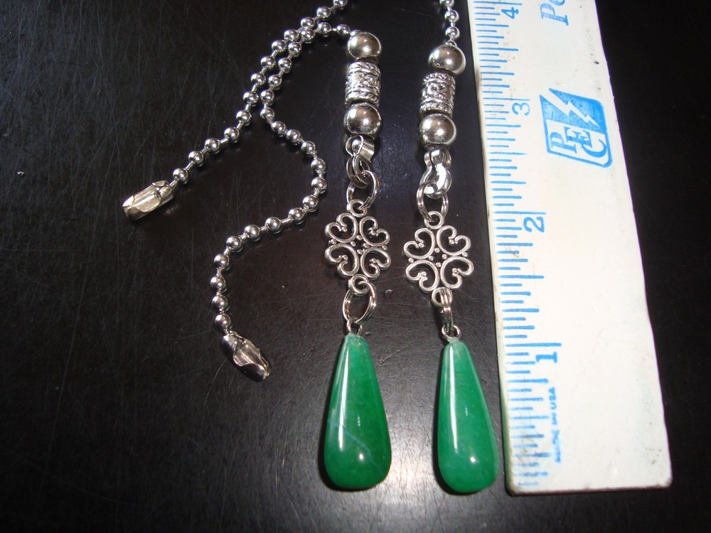 A Pair of Green Jade Stone Ceiling Fan Pull Chains Light/Lamp Pulls