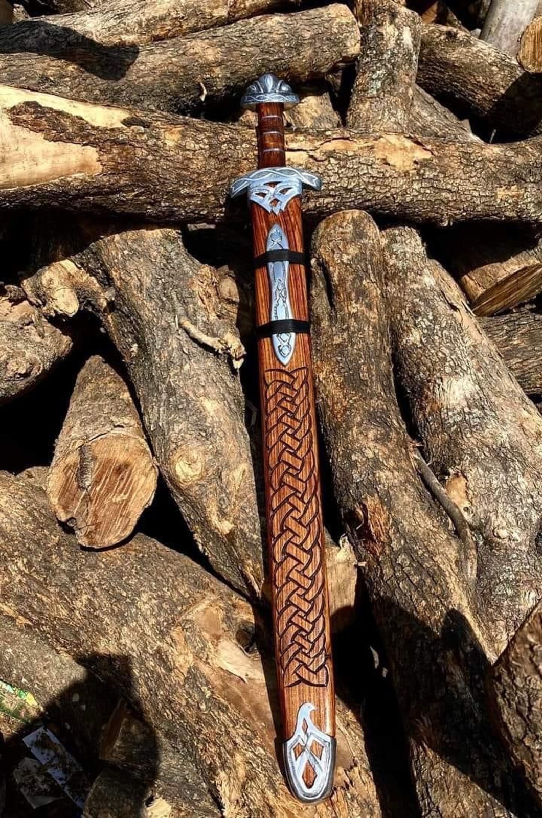 Handmade Forged Damascus Steel Viking Sword Sharp Blade Battle Ready + Scabbard