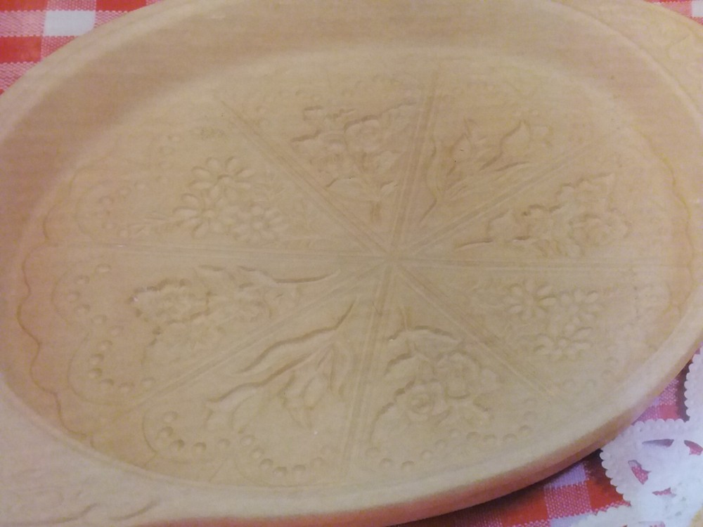 NEW - 10" COOKIE MOLD STONEWARE - ABC DISTRIBUTOR - A7