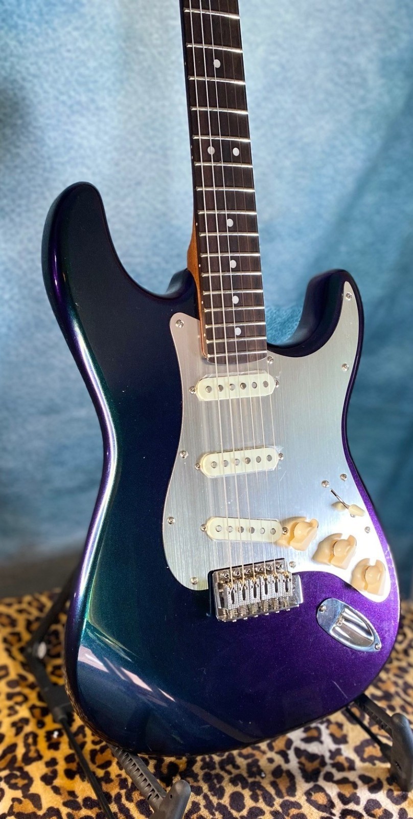 Stunning Chameleon Blue/Teal/Purple Fender Stratocaster HSH Alder Replacemt Body