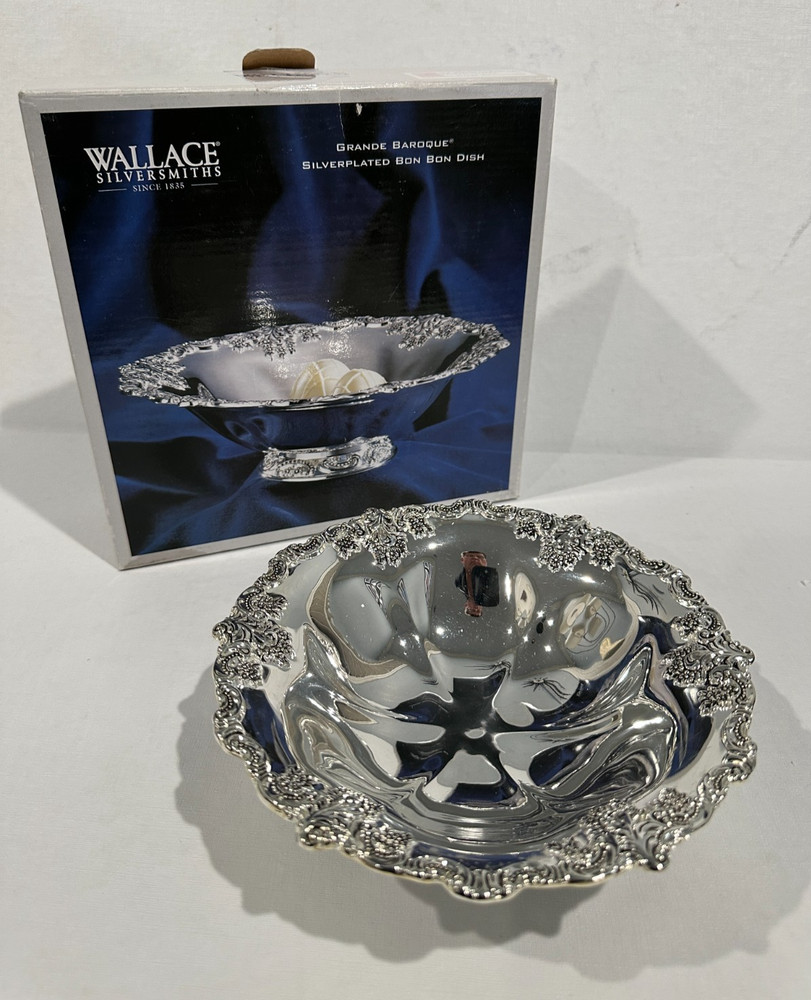 Wallace Grande Baroque Silverplate Candy Nut Dish 7 7/8” w/ Box Vintage