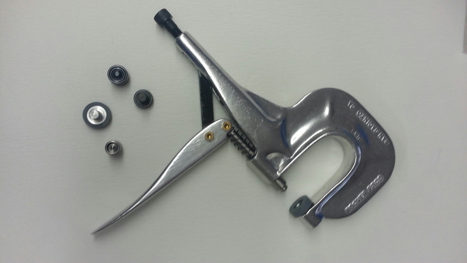 Hoover Press N Snap tool Professional button tool sets snaps and grommets