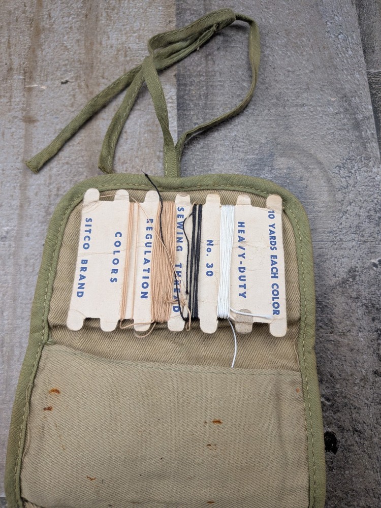 WW2 Sewing kit Vintage Buttons & Thread WWII