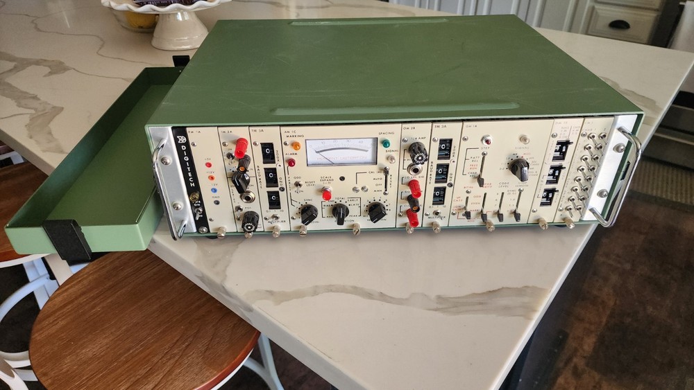 Digitech 2002-08 signal generator / distortion analyzer Rare